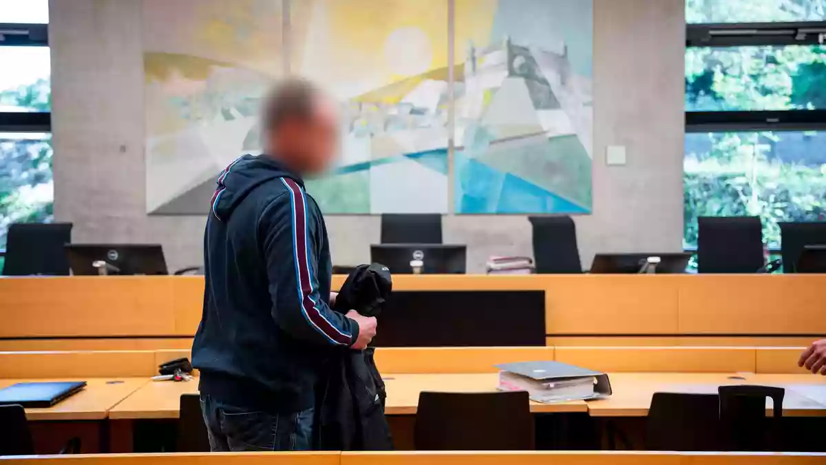 Das Urteil lautet auf Mord. (Archivbild) - Bild: Daniel Vogl/dpa