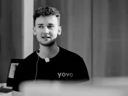 Niklas Wauch von der Yovo GmbH erklärt: Warum Unternehmen bis zu 14 Tage auf ihr eigenes Geld warten - Foto: presseportal.de