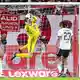 Starke Paraden: Neuer-Vertreter Jonas Urbig hielt den Bayern-Sieg fest. - Bild: Harry Langer/dpa