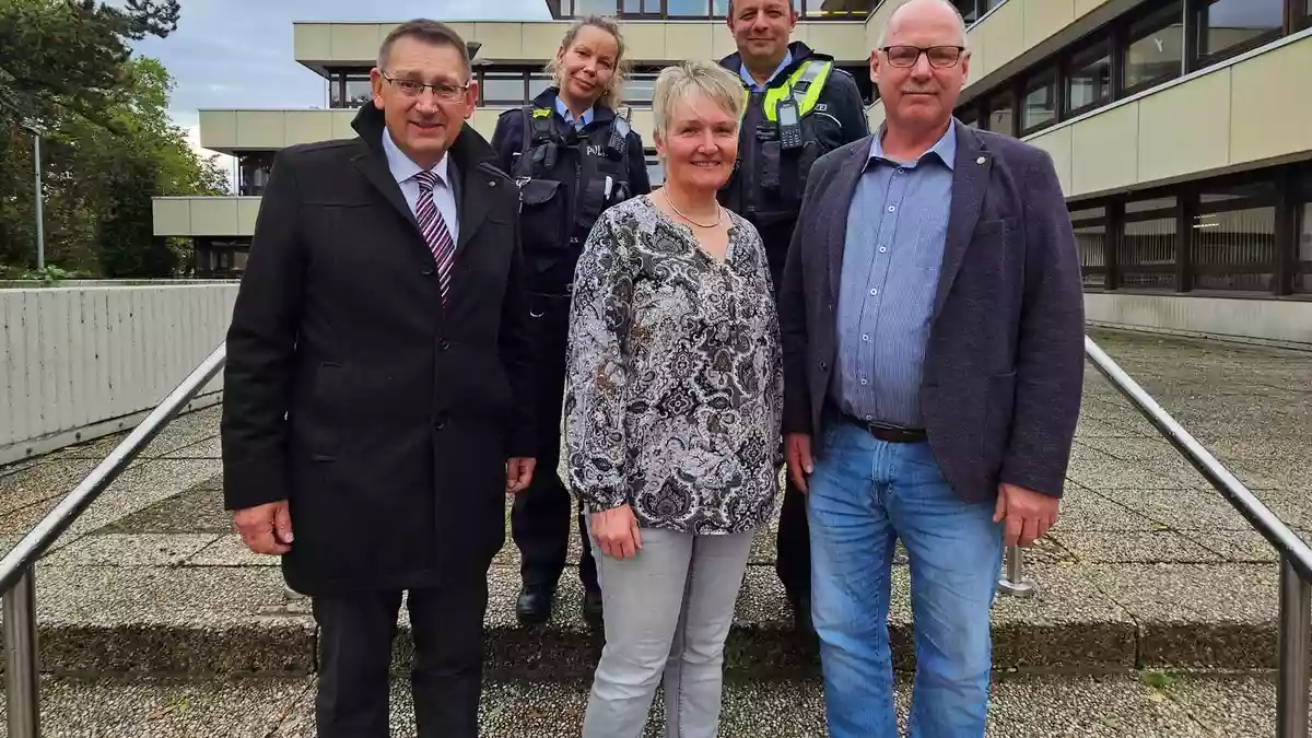 POL-HAM: Bezirksstreife in Bockum-Hövel: Im engen Austausch für die Menschen vor Ort - Bild: presseportal.de