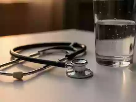 Symbolbild: Stethoskop neben einem Glas Wasser - Foto: über boerse-global.de