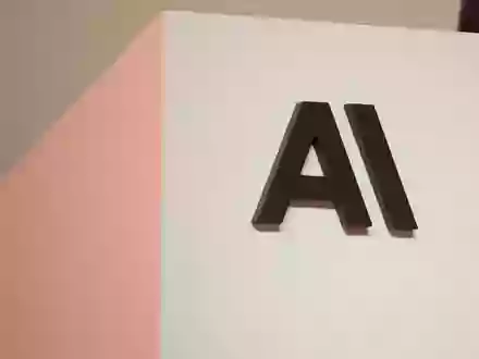 Das US-Start-up Anthropic will an die Börse gehen.  - Foto: Andrej Sokolow/dpa