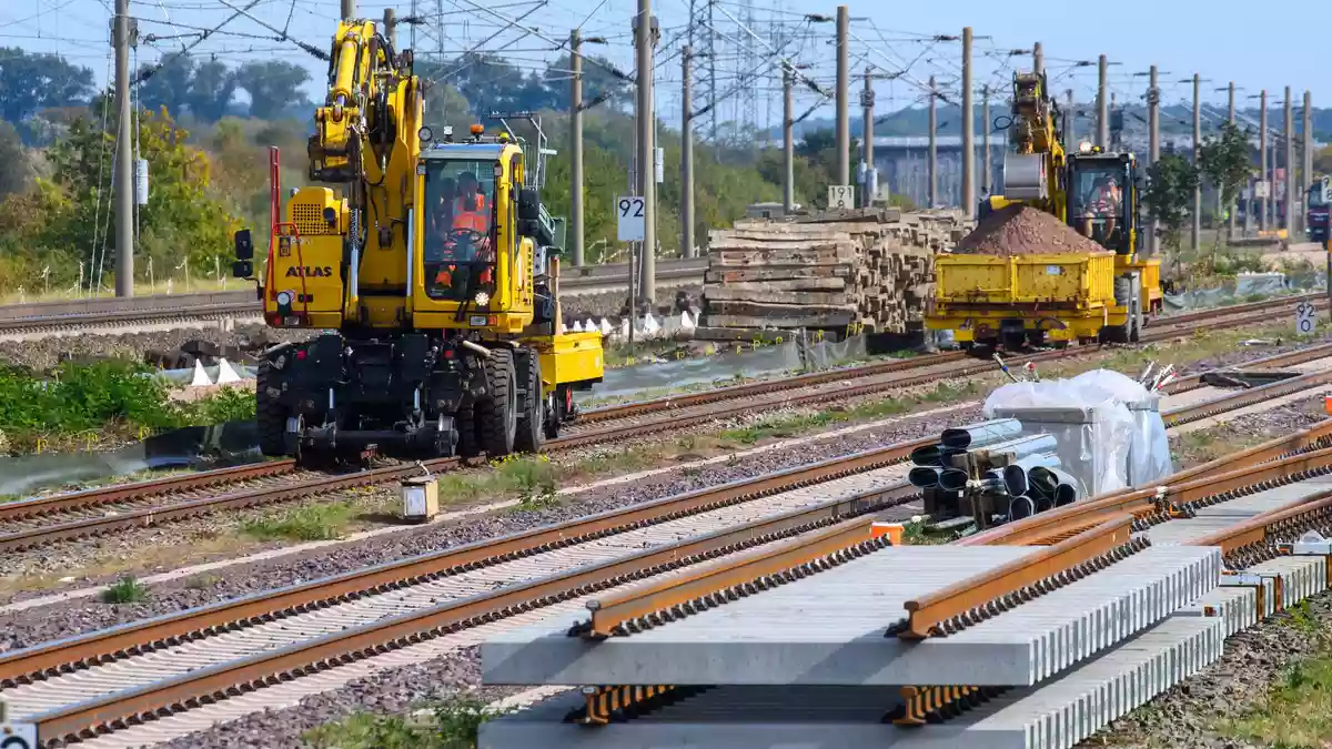 Rechnungshof rügt Bahn-Sanierungen. - Bild: Klaus-Dietmar Gabbert/dpa