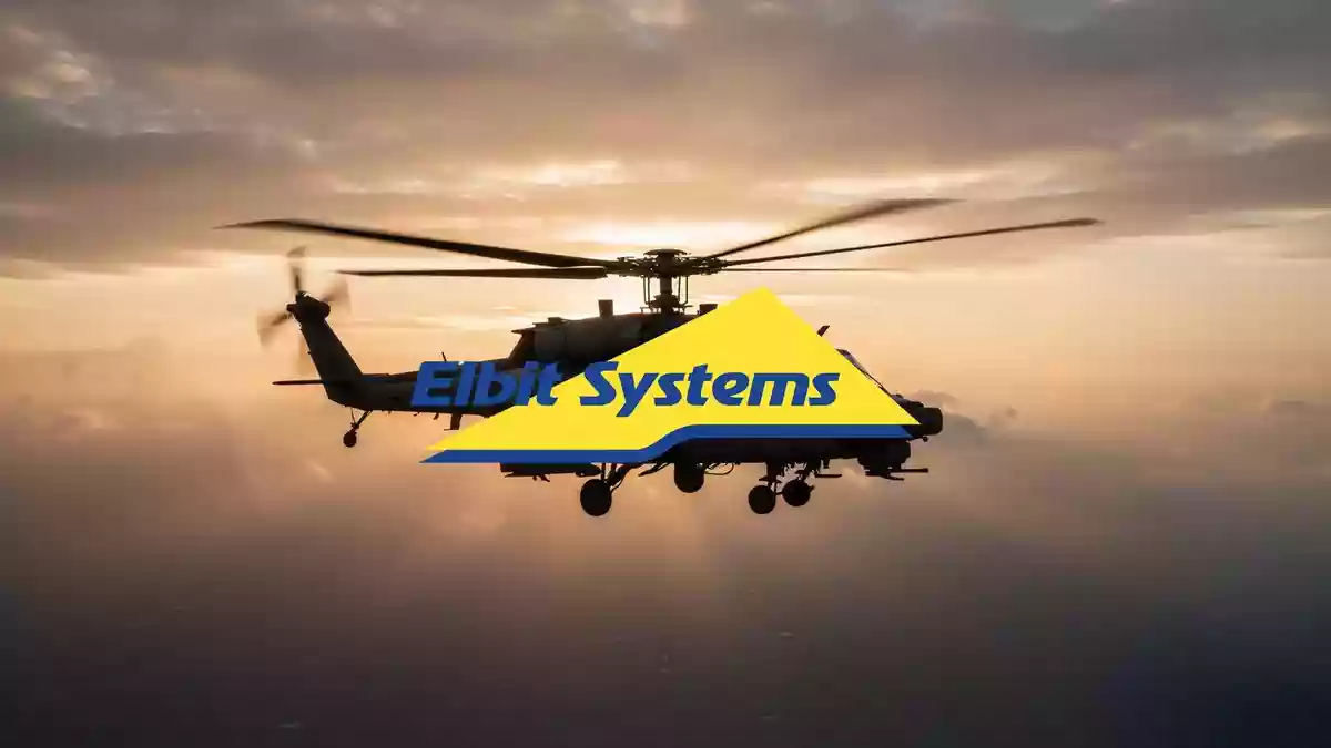 Moderner Militärhubschrauber vor einem dramatischen Sonnenuntergang, Symbolbild für Luft- und Verteidigungstechnologie. Illustration mit AI erstellt.