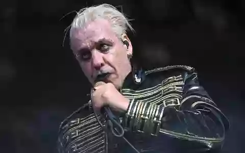Till Lindemann geht wieder auf Solo-Tour. (Archivbild) - Foto: Heiko Rebsch/dpa