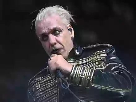 Till Lindemann geht wieder auf Solo-Tour. (Archivbild) - Foto: Heiko Rebsch/dpa