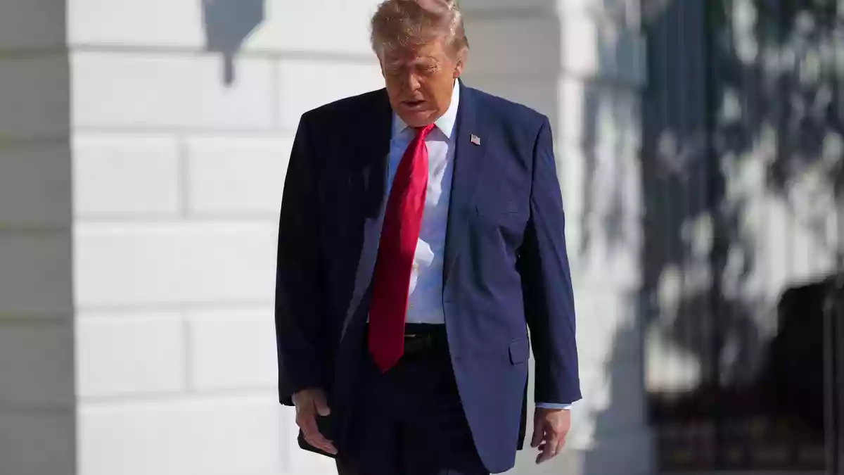 Einige Demokraten fordern die Einsetzung eines unabhängigen Sonderermittlers, um Verbindungen von US-Präsident Donald Trump zum Sexualstraftäter Jeffrey Epstein unter die Lupe zu nehmen. (Archivbild) - Bild: Julia Demaree Nikhinson/AP/dpa