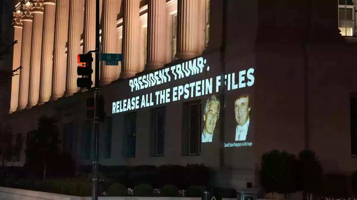 Das Gezerre rund um die Veröffentlichung der Epstein-Akten hat US-Präsident Trump unter Druck gesetzt. (Archivbild) - Bild: Andrew Leyden/ZUMA Press Wire/dpa