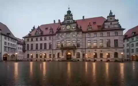 Historische Architektur des Rathauses in Ingolstadt bei Dämmerung. - Foto: über boerse-global.de