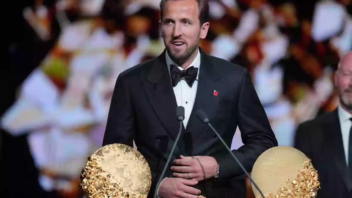 Harry Kane ist mit dem Ballon d'Or ausgezeichnet worden. - Bild: Kin Cheung/AP/dpa