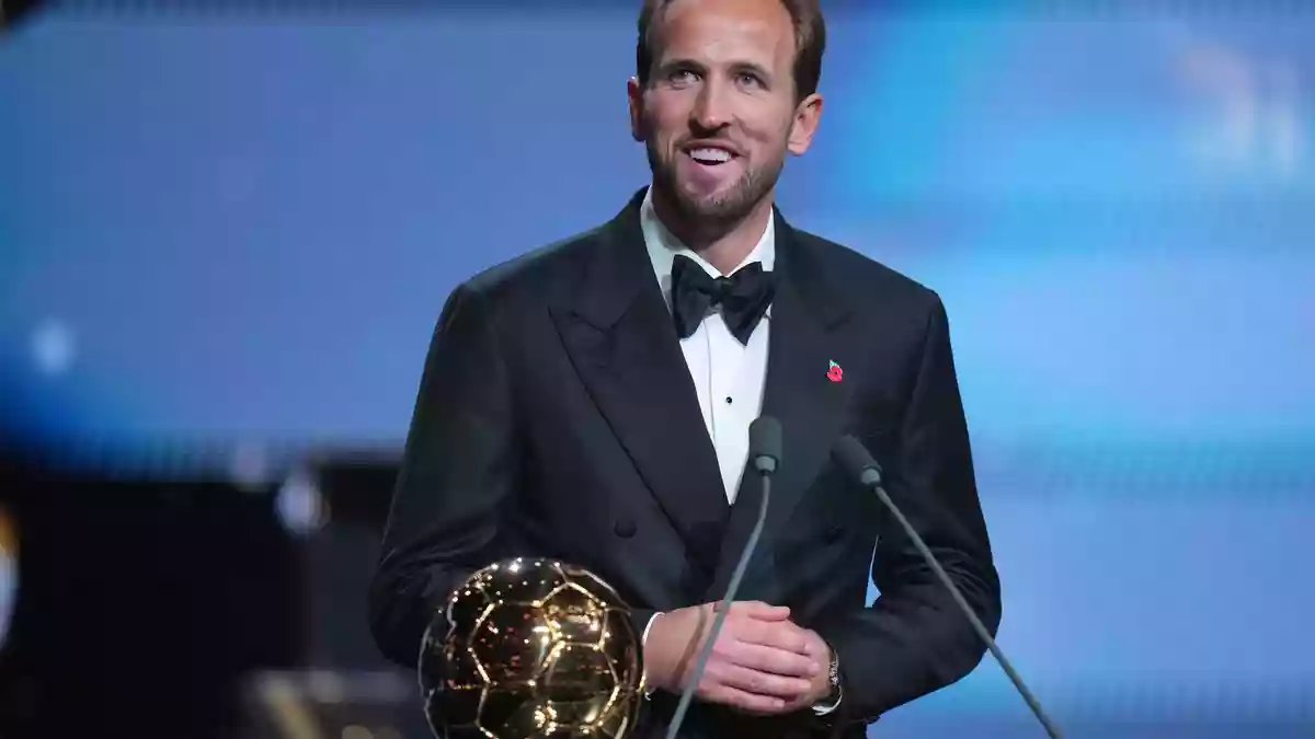 Harry Kane ist mit dem Ballon d'Or ausgezeichnet worden. - Bild: Kin Cheung/AP/dpa