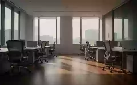 Ein leerer, modern gestalteter Büroraum mit ergonomischen Möbeln und natürlichem Lichteinfall. - Foto: über boerse-global.de