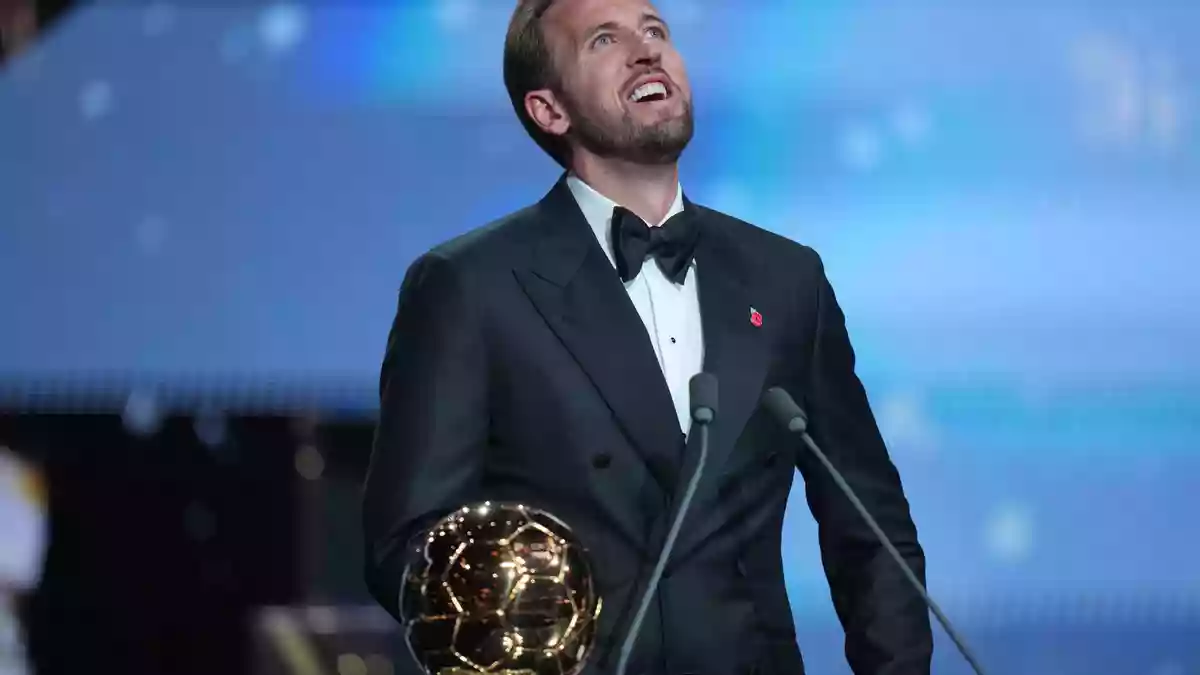 Harry Kane ist mit dem Ballon d'Or ausgezeichnet worden. - Bild: Kin Cheung/AP/dpa