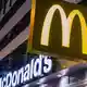 McDonald's nimmt den McRib aus dem Standardsortiment. Vielerorts ist er bereits nicht mehr verfügbar. - Bild: Soeren Stache/dpa