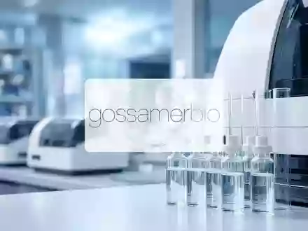 Modernes Biotechnologie-Labor mit klinischer Präzision und Fokus auf medizinische Innovation. - Foto: über boerse-global.de