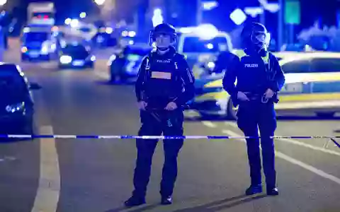 Nach ersten Erkenntnissen vermutet die Polizei, dass sich die Beteiligten kannten. - Foto: Moritz Frankenberg/dpa