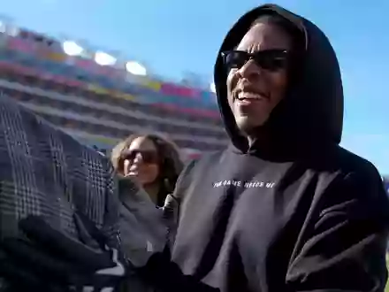 Große Bühne für Rapper Jay-Z bei der Halbzeit-Show des Super Bowl 2027. (Archivbild) - Foto: Brynn Anderson/AP/dpa