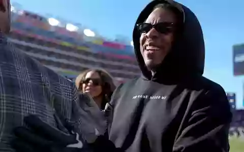 Große Bühne für Rapper Jay-Z bei der Halbzeit-Show des Super Bowl 2027. (Archivbild) - Foto: Brynn Anderson/AP/dpa