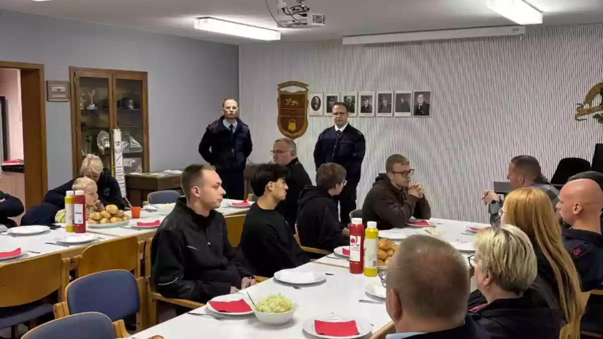 FW Wathlingen: Ein Abschied mit großer Wertschätzung - Danke, Frank Heinrichs! - Bild: presseportal.de