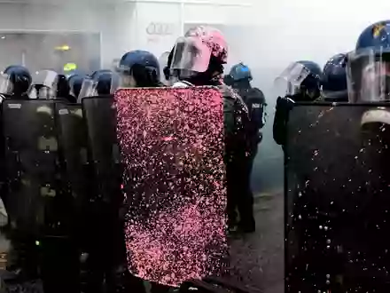 Frankreich mobilisiert für neue Proteste erneut ein Großaufgebot an Polizeikräften. (Archivbild) - Foto: Marcus Golejewski/dpa