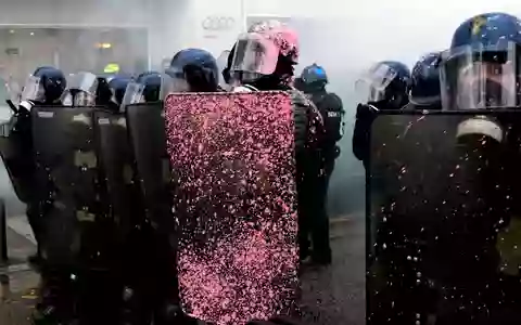 Frankreich mobilisiert für neue Proteste erneut ein Großaufgebot an Polizeikräften. (Archivbild) - Foto: Marcus Golejewski/dpa