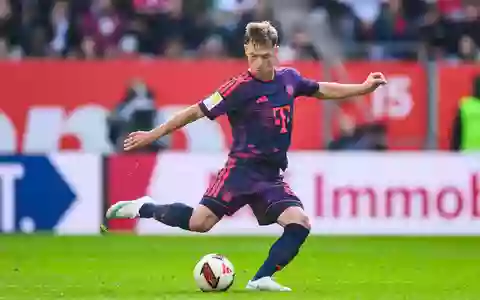 Joshua Kimmich soll nach einem privaten Schicksalsschlag in dieser Woche wieder Ball sein. (Archivbild) - Foto: Tom Weller/dpa
