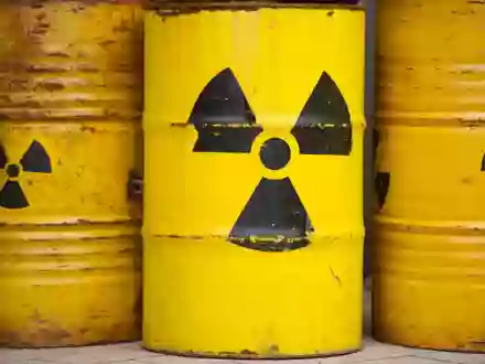 Im laufenden Suchverfahren für ein deutsches Atommüllendlager sind fünf Bundesländer aus geologischer Sicht ausgeschieden. Das letzte Wort hat aber der Bundestag. (Illustration) - Foto: Sebastian Kahnert/dpa