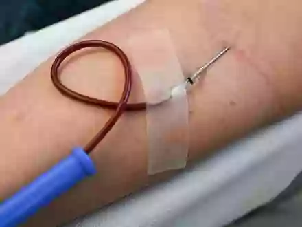 Nur gesunde Menschen sollten Blut spenden. (Symbolbild) - Foto: Jens Kalaene/dpa