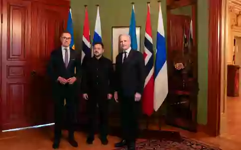 Finnland und Norwegen engagieren sich als Nachbarn Russland für eine Beendigung des Moskauer Angriffskrieges gegen die Ukraine. (Archivbild) - Foto: Heiko Junge/Pool NTB/AP/dpa