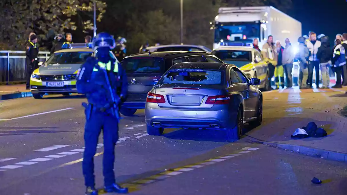 Die Ermittler gehen nach bisherigem Stand davon aus, dass sich die Beteiligten kannten. - Bild: Moritz Frankenberg/dpa