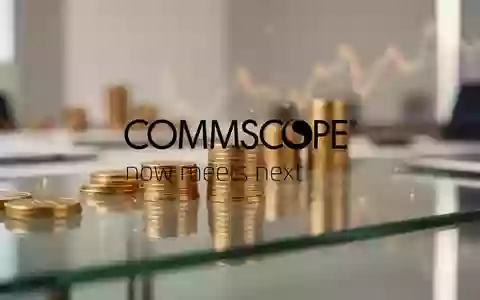 Abstrakte Darstellung einer positiven Finanzstimmung mit goldenen Akzenten in einem modernen Bürokontext. - Foto: über boerse-global.de