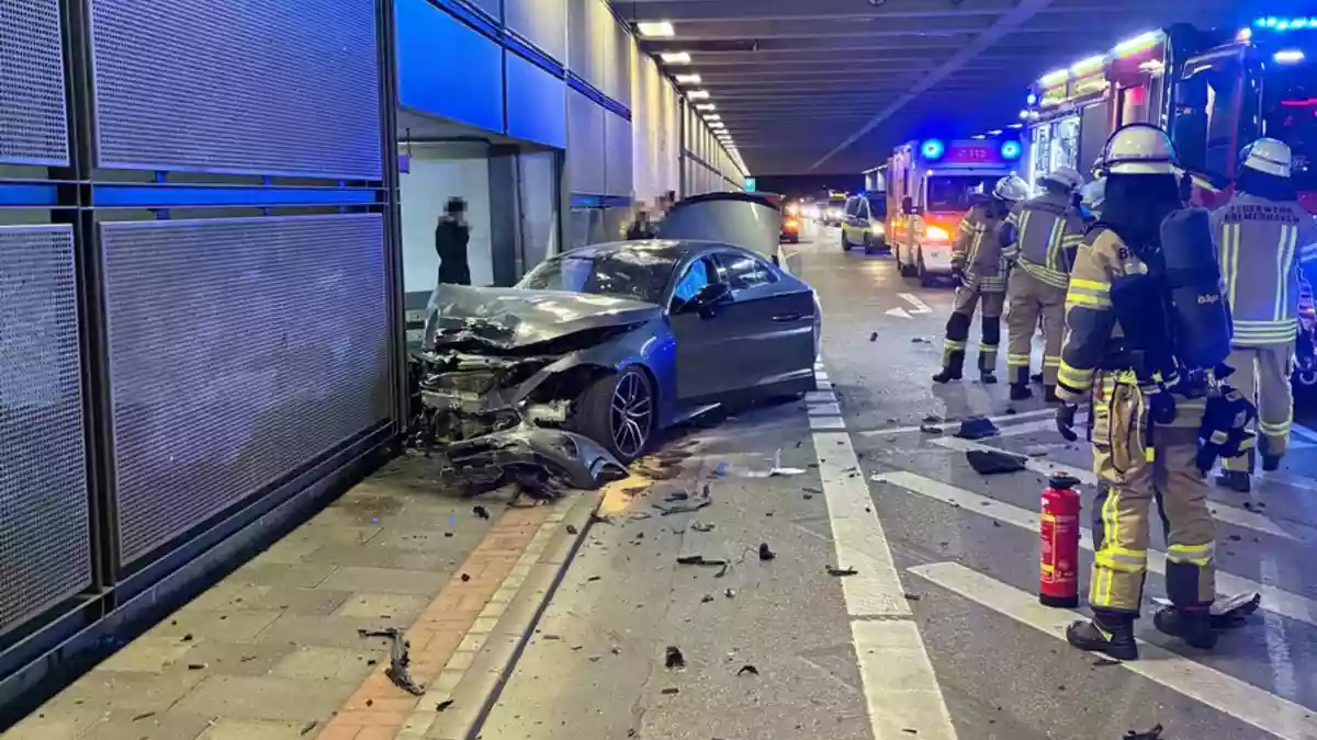 POL-Bremerhaven: Mutmaßliches Autorennen endet mit Unfall - zwei Verletzte - Bild: presseportal.de