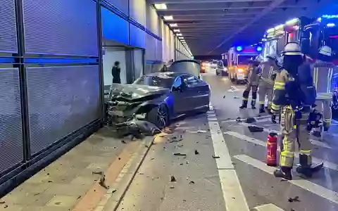 POL-Bremerhaven: Mutmaßliches Autorennen endet mit Unfall - zwei Verletzte - Foto: presseportal.de