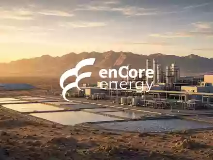 Moderne Industrieanlage in einer Wüstenlandschaft bei Sonnenuntergang als Symbol für Energieinfrastruktur. - Foto: über boerse-global.de