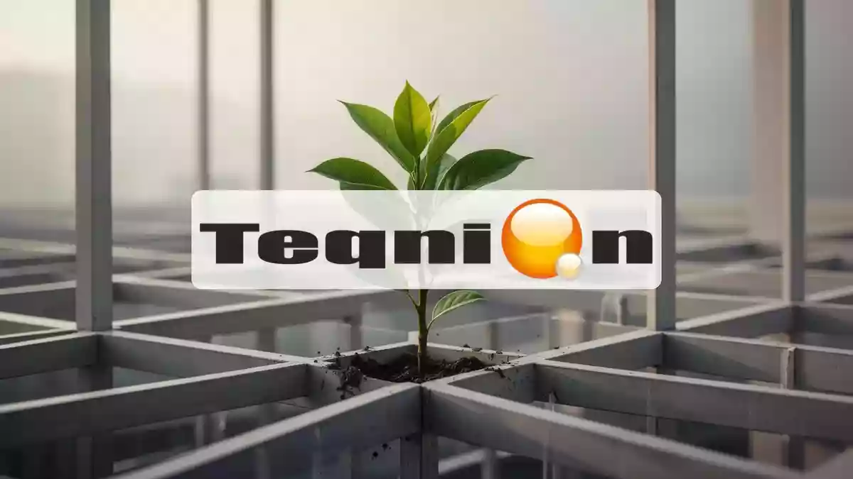 Ein grüner Keimling wächst aus einem strukturierten geometrischen Raster als Symbol für organisches Unternehmenswachstum. Illustration mit AI erstellt.