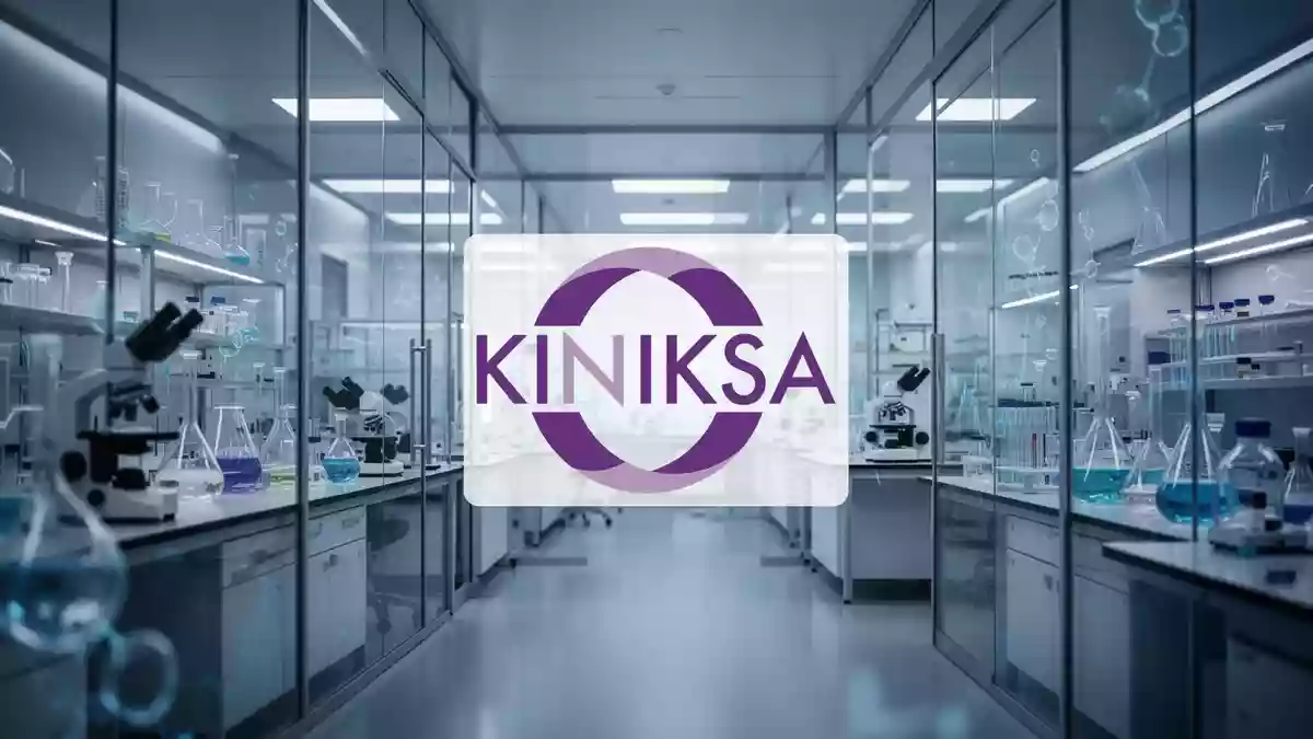 Abstraktes, professionelles Bild eines modernen Biotech-Labors mit Fokus auf klinische Forschung und Fortschritt. Illustration mit AI erstellt.