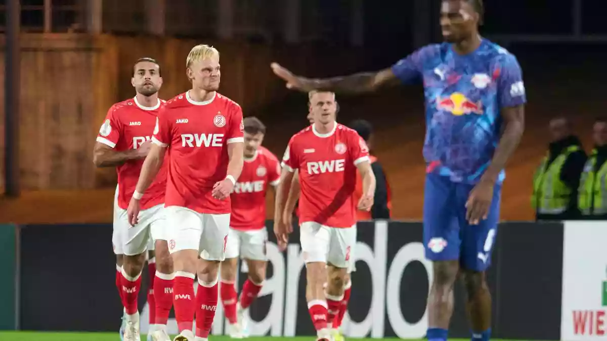Nach nicht einmal zehn Minuten ging Außenseiter Essen gegen Leipzig mit 1:0 in Führung.  - Bild: Bernd Thissen/dpa