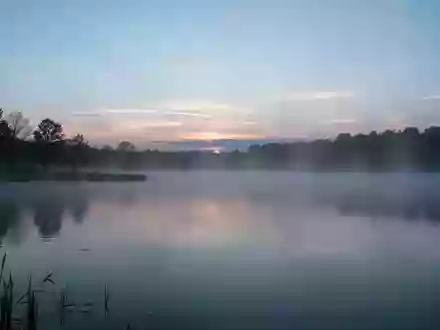 Symbolbild: ruhiger See bei Sonnenaufgang - Foto: über boerse-global.de