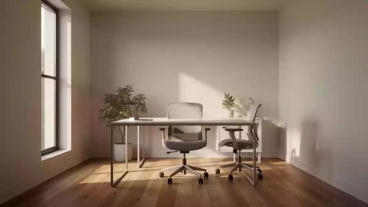 Ein minimalistisch eingerichteter, lichtdurchfluteter Therapieraum in neutralen Farben mit einem leeren Arbeitsplatz. Illustration mit AI erstellt.