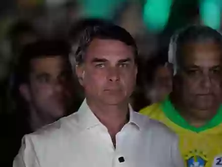 Flávio Bolsonaro hat die Präsidentenwahl verloren. - Foto: Eraldo Peres/AP/dpa