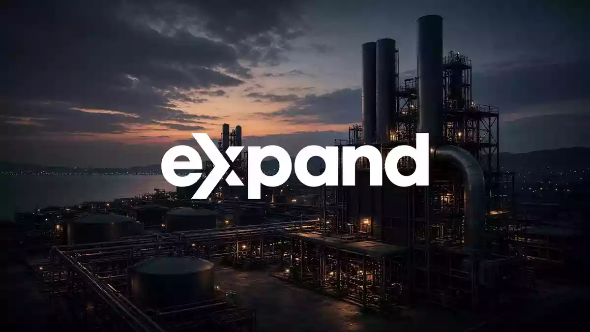 Moderne Energieinfrastruktur bei Sonnenaufgang als Symbol für wirtschaftliches Wachstum und positive Marktdynamik. Illustration mit AI erstellt.