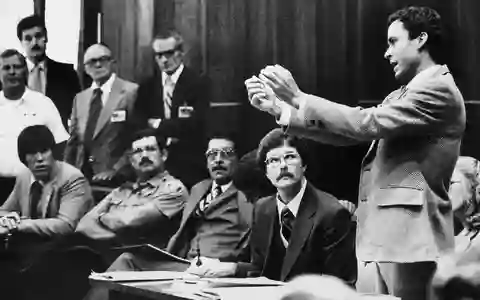 Für seine Taten wurde Bundy zum Tode verurteilt und 1989 hingerichtet. (Archivbild) - Foto: Uncredited/POOL/AP/dpa