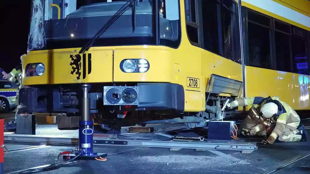 FW Dresden: Informationen zum Einsatzgeschehen von Feuerwehr und Rettungsdienst in der Landeshauptstadt Dresden vom 27. Oktober 2026 - Bild: presseportal.de