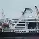 Wie es für die Passagiere und Crew weitergeht, ist völlig unklar. - Bild: Heng Sinith/AP/dpa
