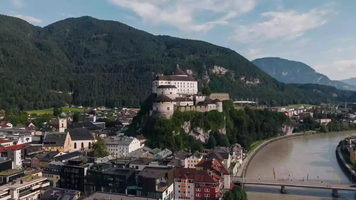 Festung Kufstein: 800 Jahre auf dem Buckel und immer noch bühnenreif - Bild: presseportal.de