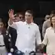 Flavio Bolsonaro und seine Frau Fernanda haben Brasilien verlassen. (Archivfoto) - Bild: Arthur Menescal/AP/dpa