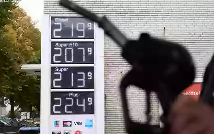 Ob tanken zuletzt billiger oder teurer geworden ist, kommt auf den Kraftstoff an. (Archivbild) - Foto: Sina Schuldt/dpa