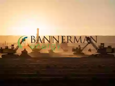 Industrielle Uran-Minenanlage in einer Wüstenlandschaft bei Sonnenuntergang als Symbol für den Energiesektor. - Foto: über boerse-global.de