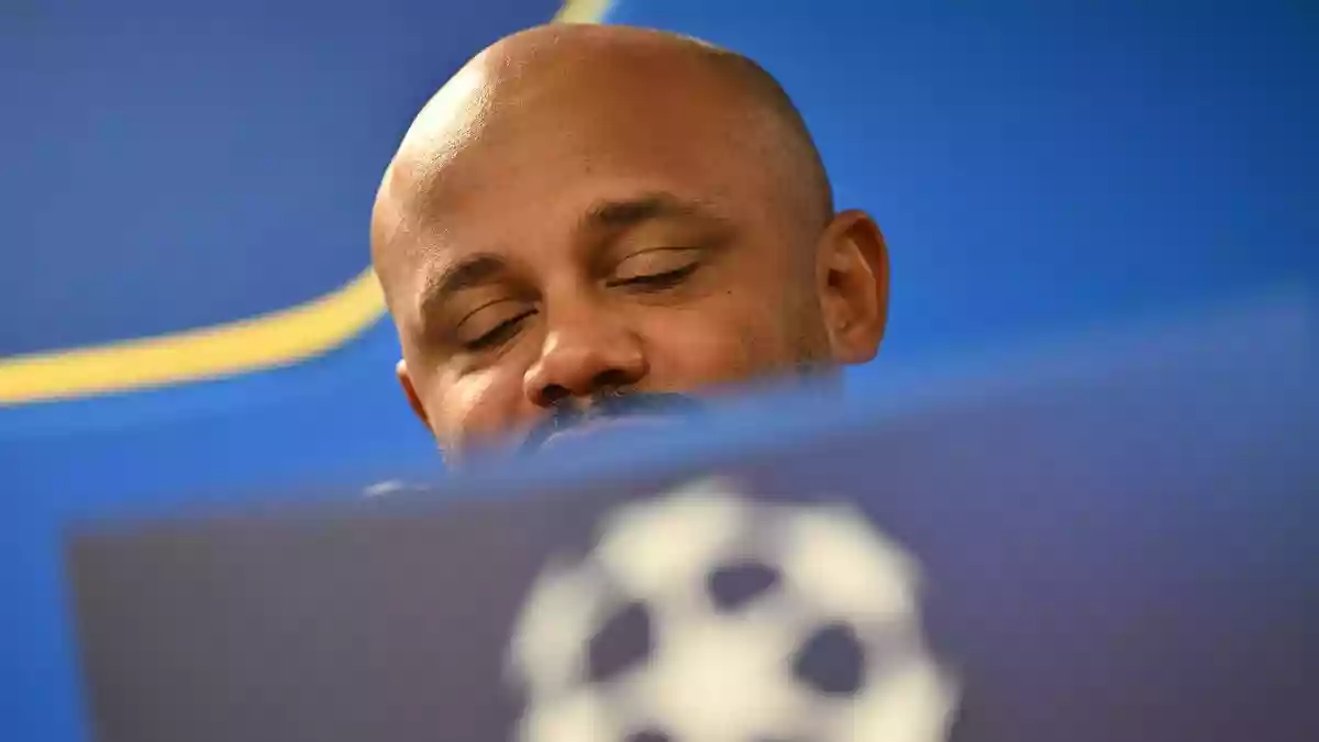 Auszeit vom Fußball-Alltag: Bayern-Trainer Vincent Kompany muss sich nach seinem Zusammenbruch erst mal erholen. (Archivbild) - Bild: Peter Kneffel/dpa