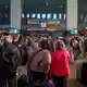 An vielen Bahnhöfen Spaniens herrschte Chaos.  - Bild: Francisco J. Olmo/EUROPA PRESS/dpa